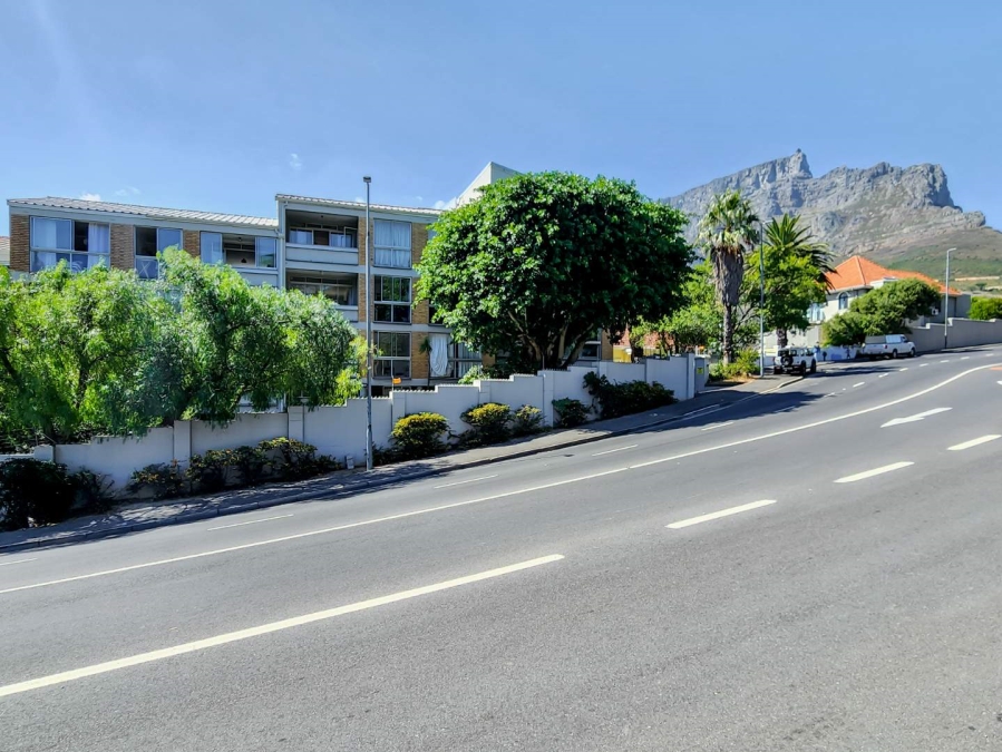1 Bedroom Property for Sale in Gardens Western Cape